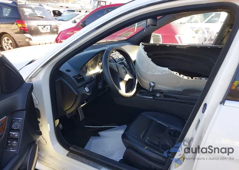 2010 Mercedes-Benz C 300 Luxury 4Matic/Sport 4Matic z USA, uszkodzony, nr VIN WDDGF8BB6AR103713